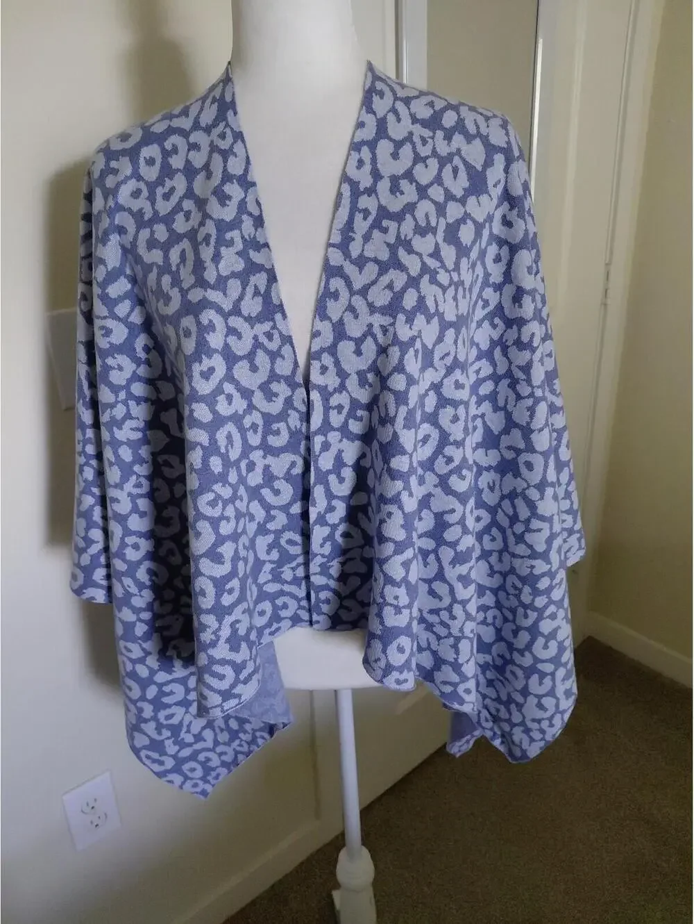 J. McLaughlin Wrap Light Blue EUC One Size